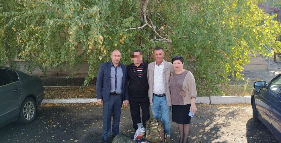 Жители района продолжают заключать контракты на военную службу