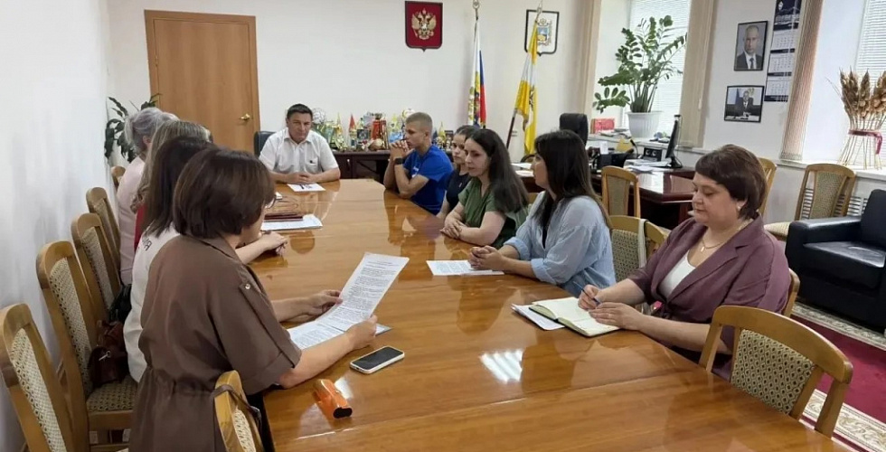 Глава округа встретился с кураторами, победившими во Всероссийском конкурсе первичных отделений Движения Первых
